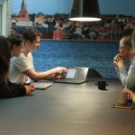 Virkelighedens energirenovering: Elever fra Slotshaven samarbejder med Ingeniørfirmaet J&P